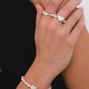 WHITE Pierścionek elastyczny z pereł z kuleczką srebrną